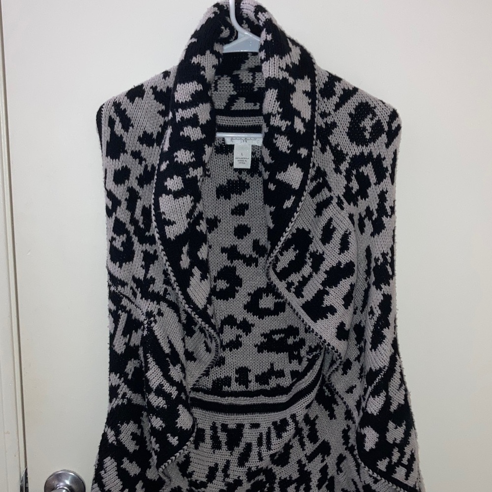 Studio Black and Gray/Tan Patterned Women's Cardigan